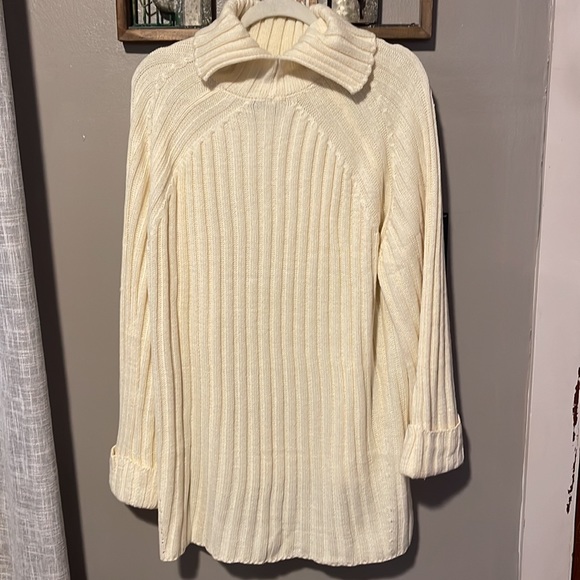 Oversized cream sweater with Bell Sleeves NWT - Picture 3 of 4